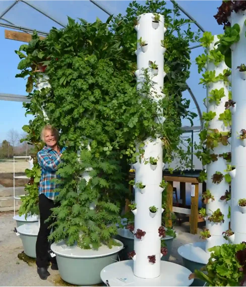 AQUAPONIC TOWER